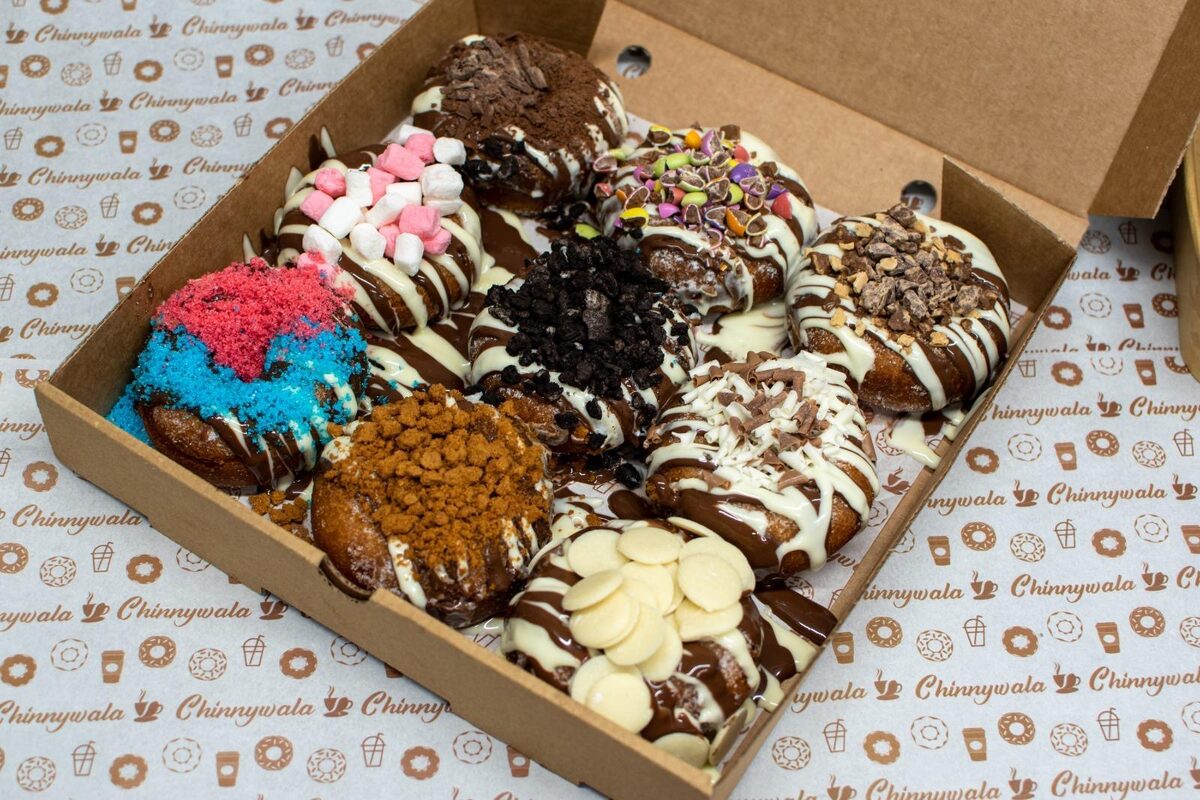 Box of 9 Chocolate Deluxe Donuts